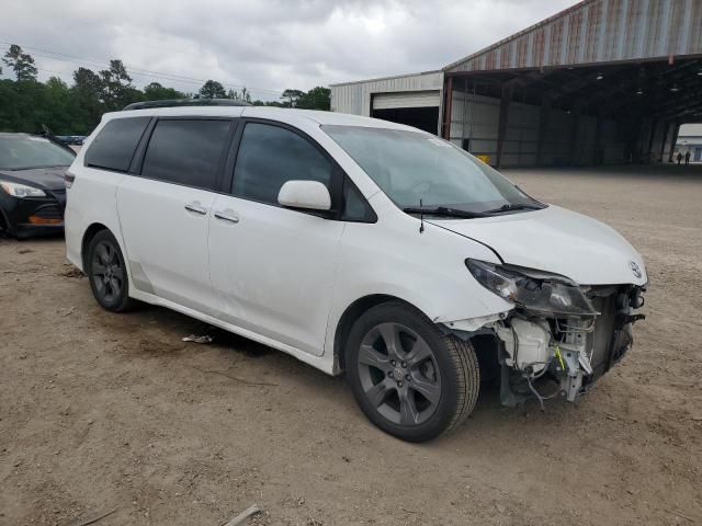 2013 Toyota Sienna Sport