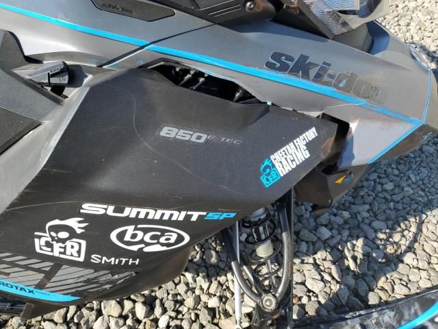 2019 Skidoo Summit SP