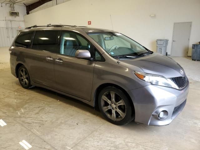 2013 Toyota Sienna Sport