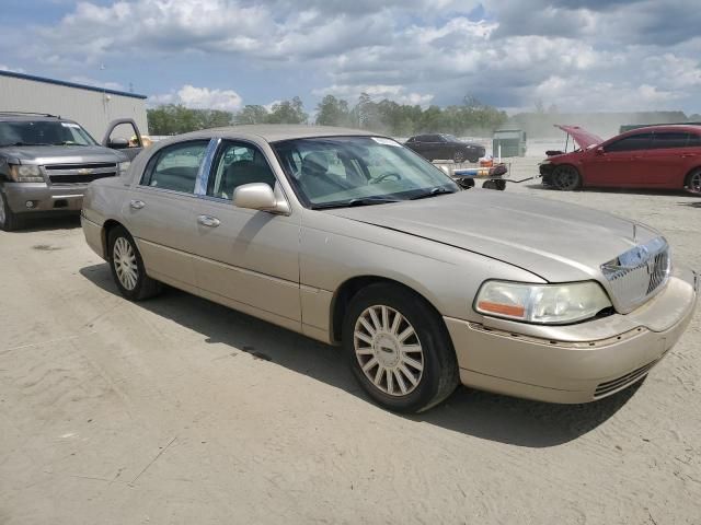 2005 Lincoln Town Car Signature