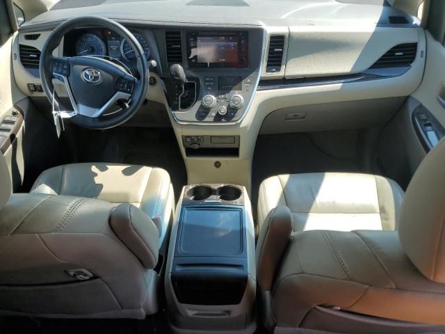 2017 Toyota Sienna XLE