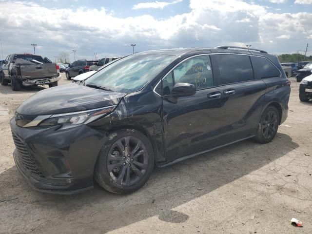 2022 Toyota Sienna XSE