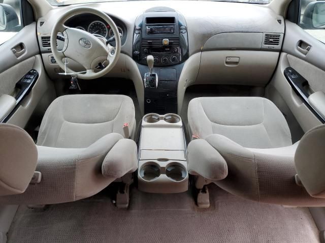 2005 Toyota Sienna CE