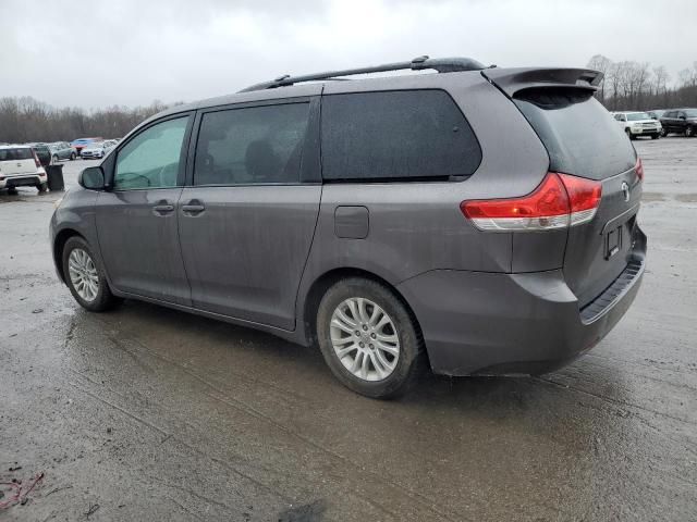 2013 Toyota Sienna XLE