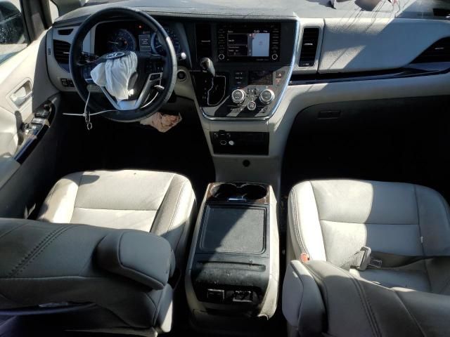 2019 Toyota Sienna XLE