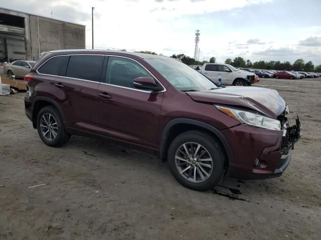 2017 Toyota Highlander SE