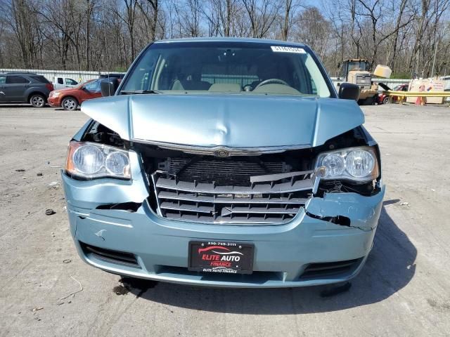 2010 Chrysler Town & Country LX