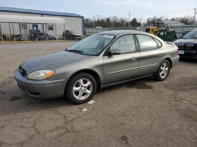 2004 Ford Taurus SE