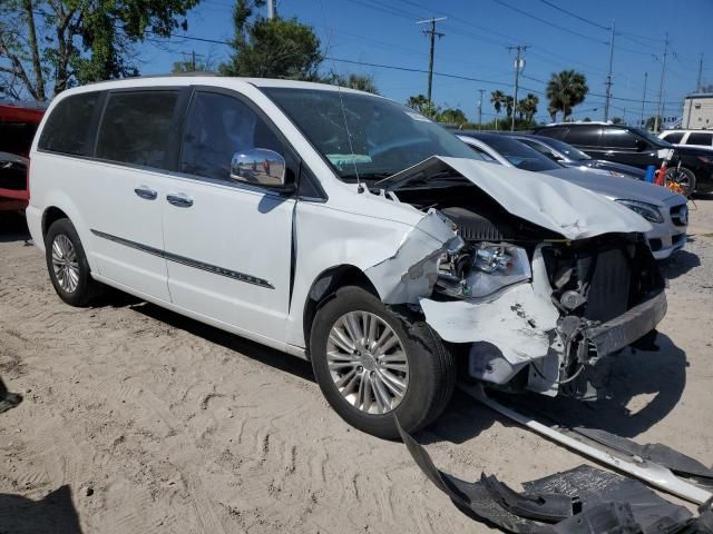 2015 Chrysler Town & Country Touring L