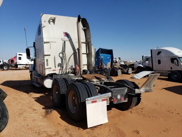 2005 Freightliner Conventional Columbia