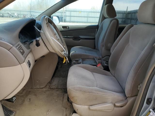 2005 Toyota Sienna CE