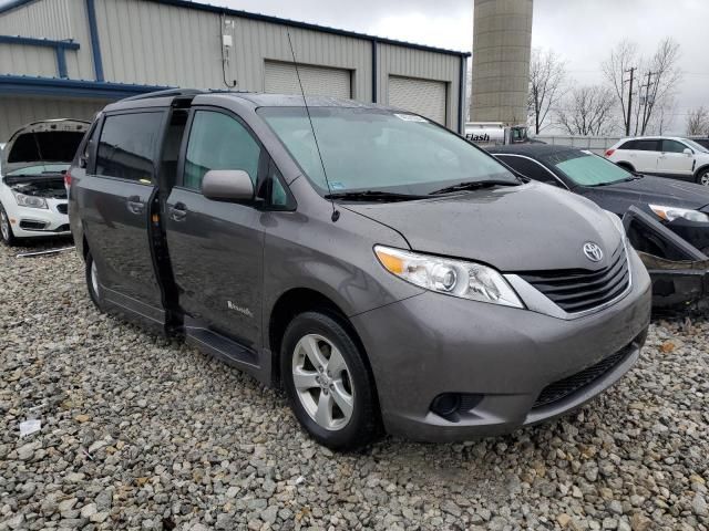 2013 Toyota Sienna LE