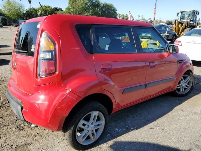 2010 KIA Soul +