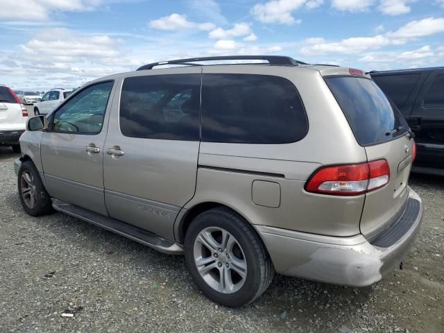 2003 Toyota Sienna LE