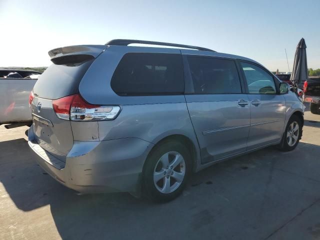 2011 Toyota Sienna LE