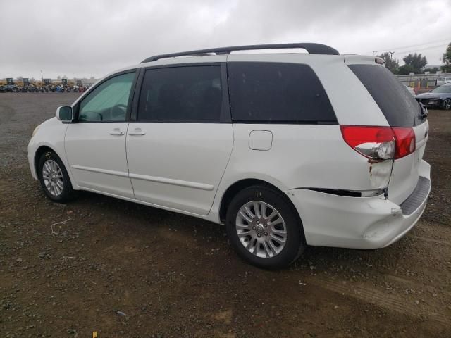 2010 Toyota Sienna XLE