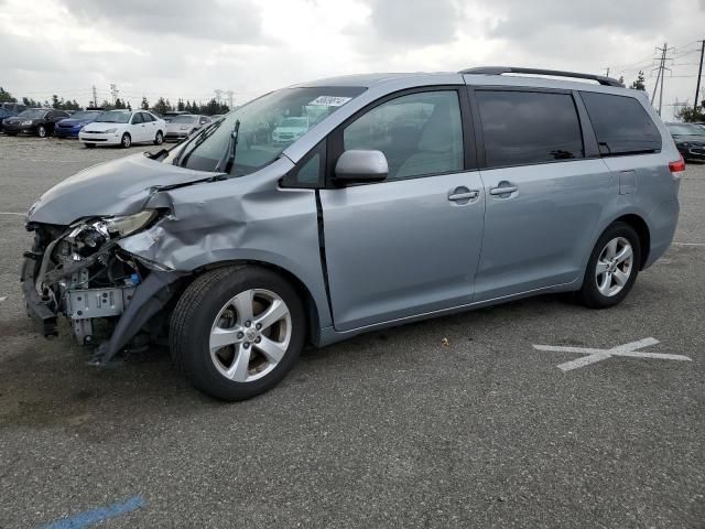 2014 Toyota Sienna LE