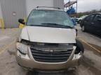 2005 Chrysler Town & Country LX