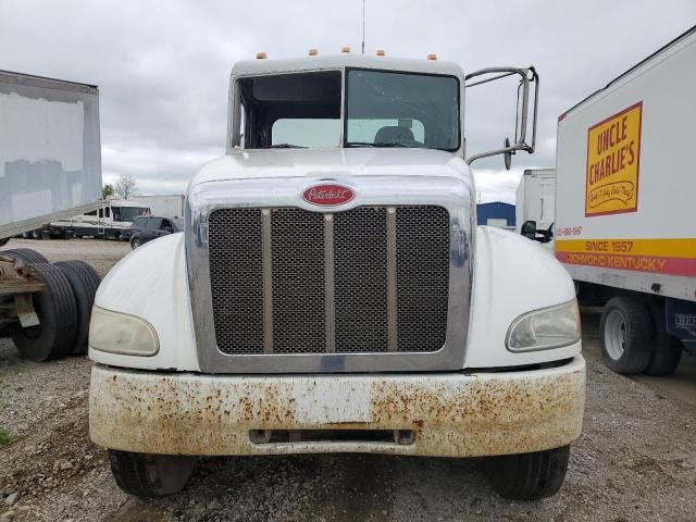 2013 Peterbilt 330