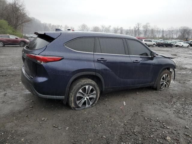 2022 Toyota Highlander XLE