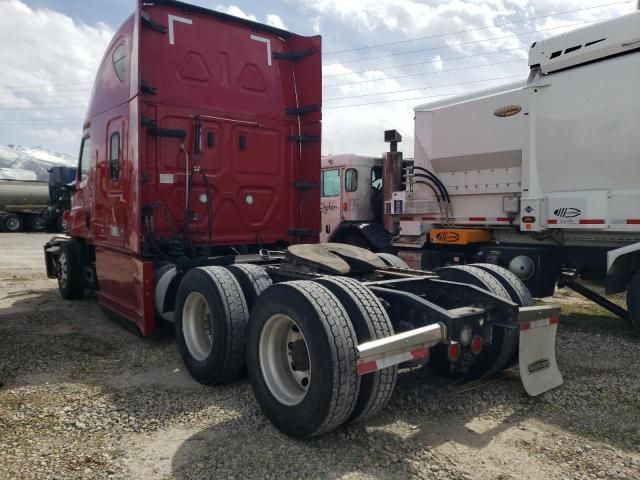 2020 Freightliner Cascadia 126