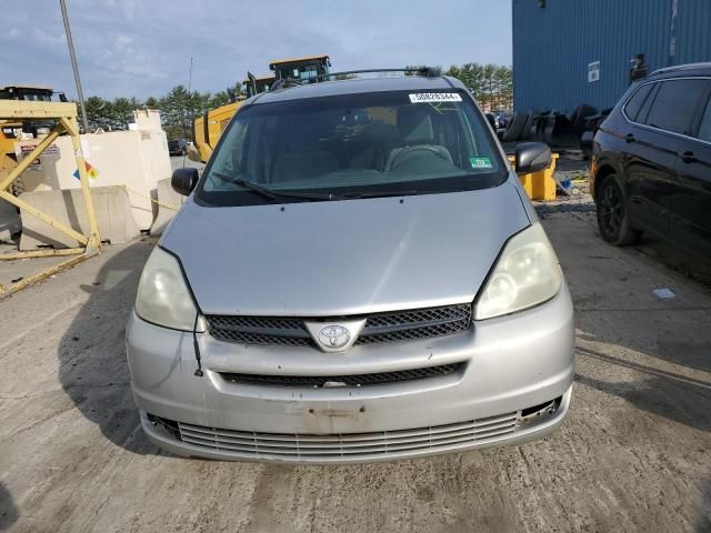 2004 Toyota Sienna CE