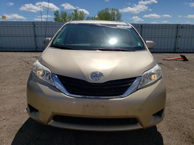 2013 Toyota Sienna LE