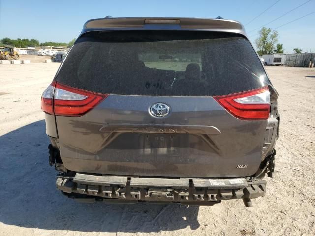 2017 Toyota Sienna XLE