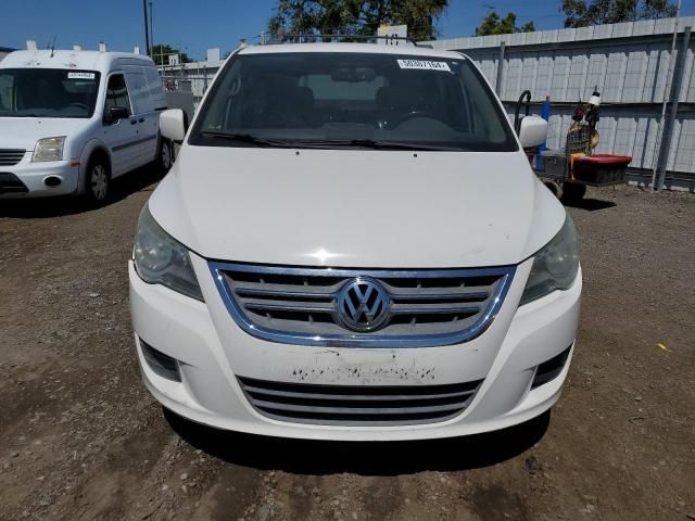 2011 Volkswagen Routan SE