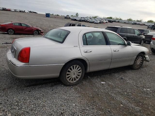 2004 Lincoln Town Car Executive