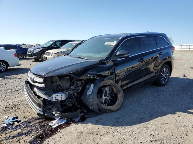 2019 Toyota Highlander SE