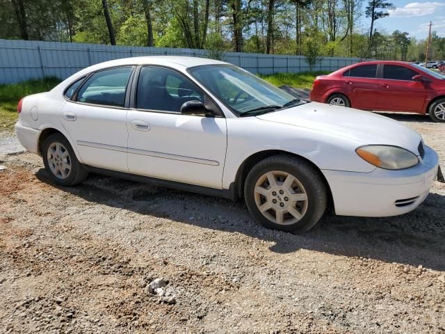 2004 Ford Taurus LX