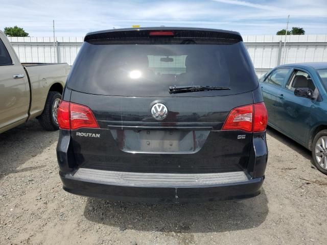 2013 Volkswagen Routan SE