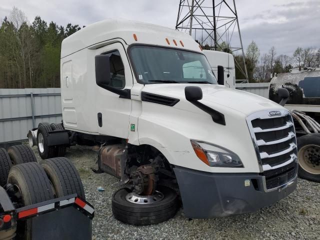 2020 Freightliner Cascadia 126