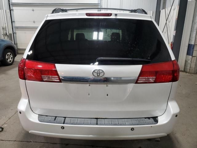 2005 Toyota Sienna XLE