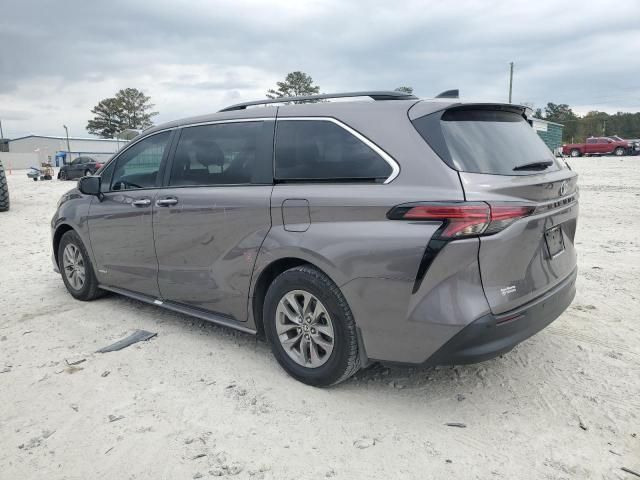 2021 Toyota Sienna XLE