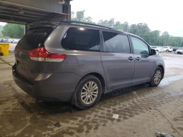 2013 Toyota Sienna XLE