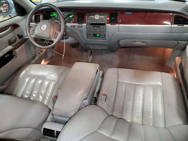 2004 Lincoln Town Car Executive