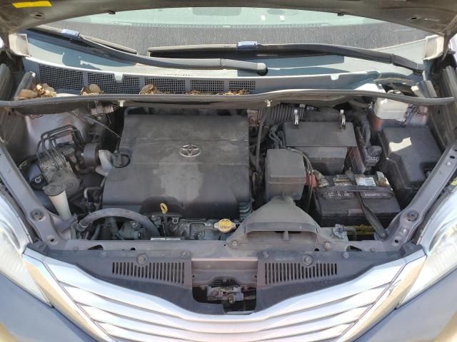 2013 Toyota Sienna XLE