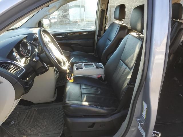 2013 Chrysler Town & Country Touring