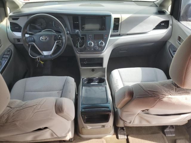 2015 Toyota Sienna LE