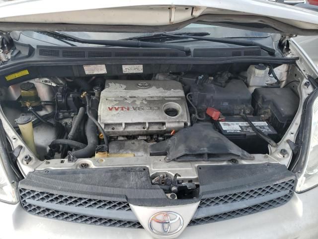 2004 Toyota Sienna CE