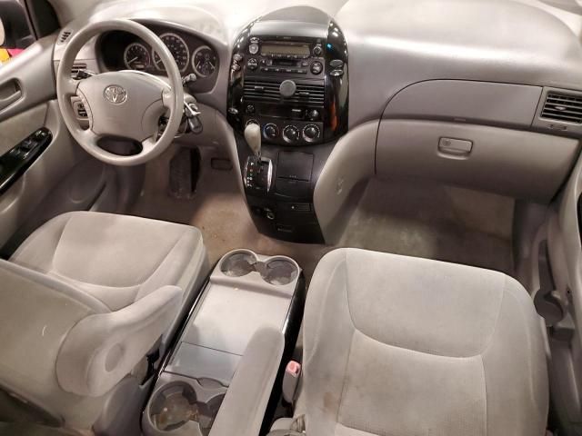 2005 Toyota Sienna CE