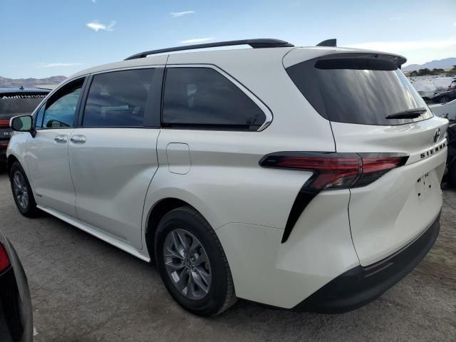 2021 Toyota Sienna XLE