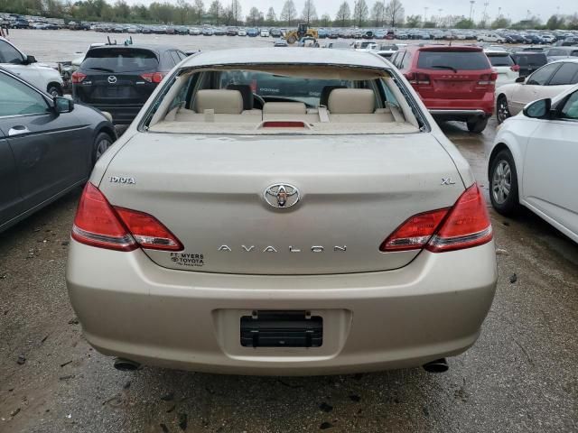 2005 Toyota Avalon XL