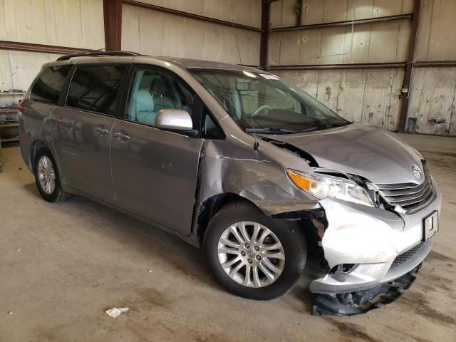 2013 Toyota Sienna XLE