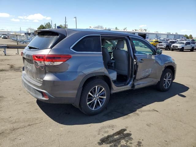 2017 Toyota Highlander SE