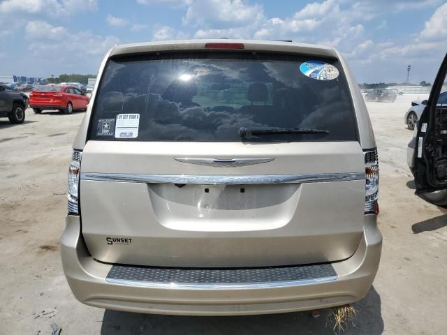 2022 Chrysler Town & Country Touring