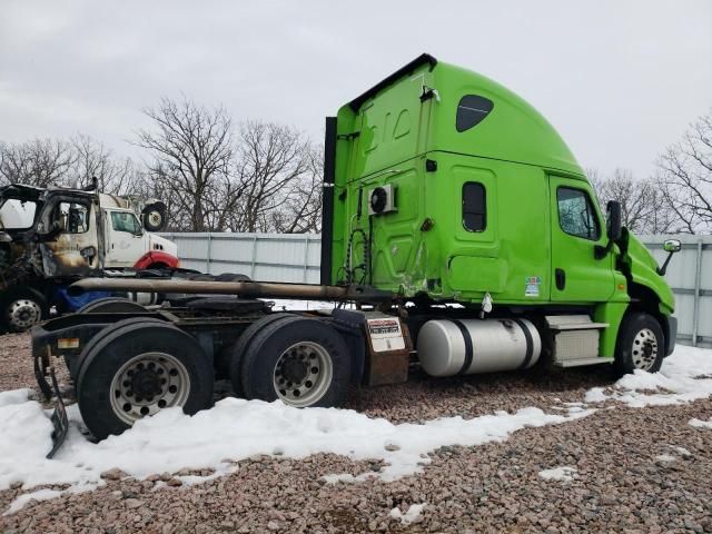 2016 Freightliner Cascadia 125