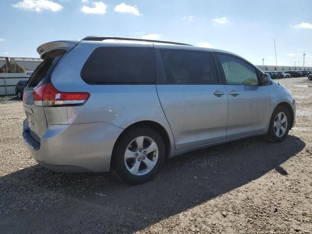 2011 Toyota Sienna LE